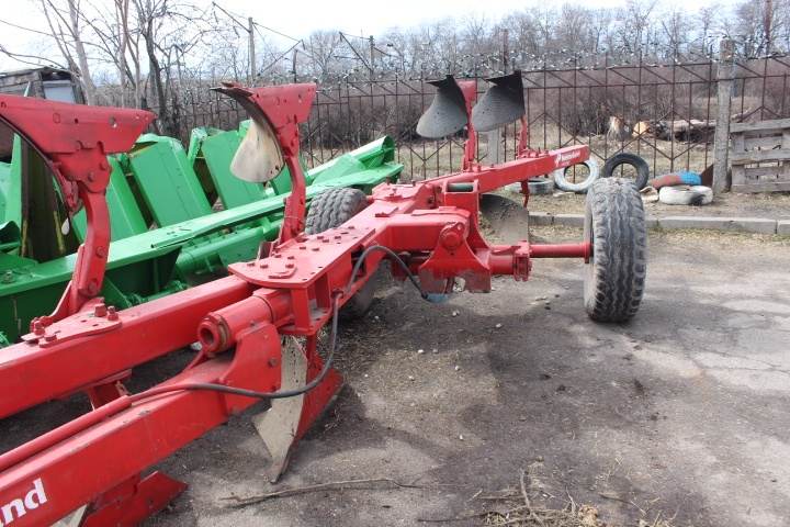 Плуг оборотный Kverneland RM-100  4200$ Кировоград