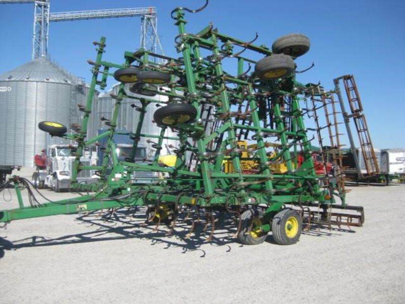 Культиватор 1998 John Deere 980