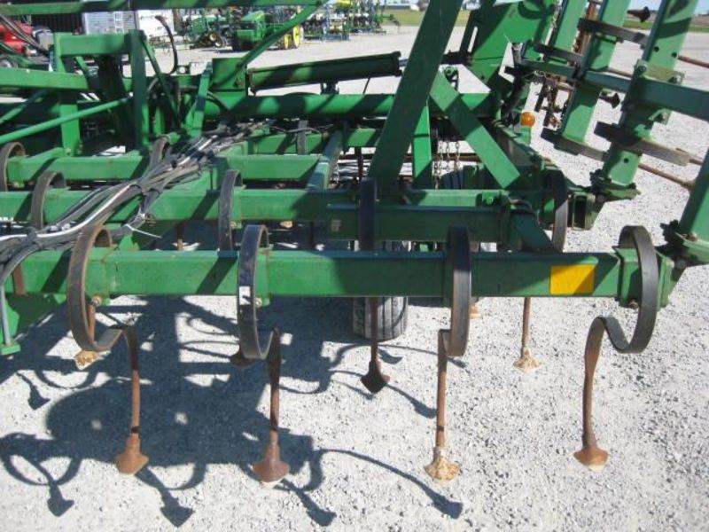 Культиватор 1998 John Deere 980