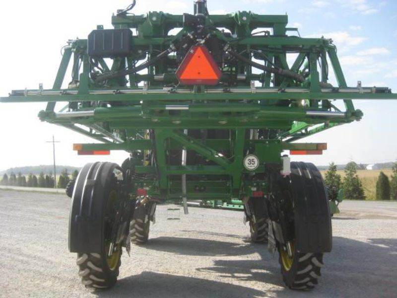 Самоходный опрыскиватель 2016 John Deere R4038