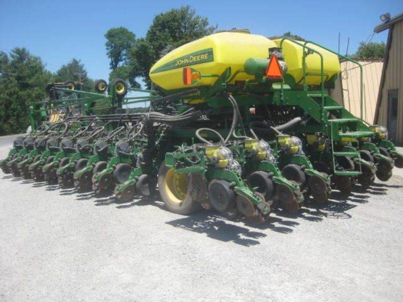 Сеялка 2012 John Deere DB60