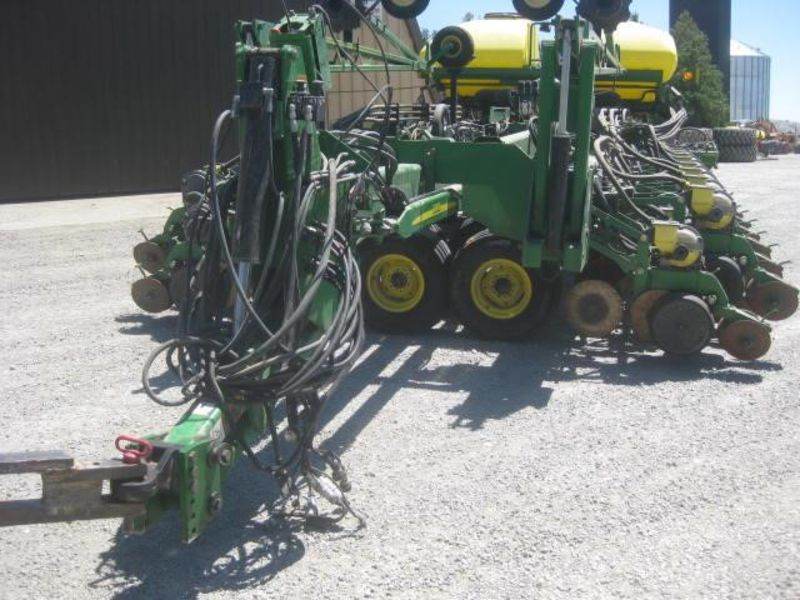Сеялка 2012 John Deere DB60