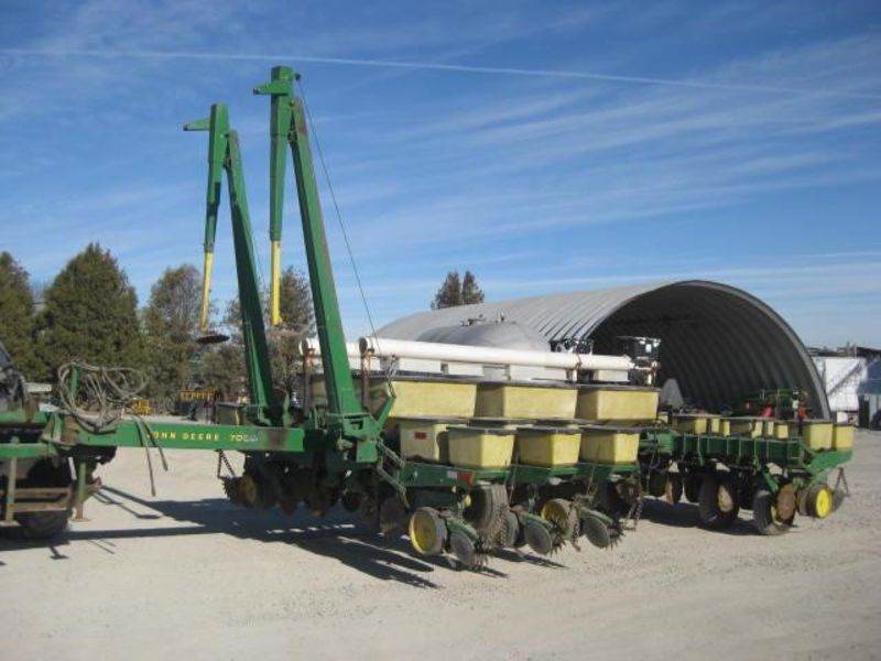 Сеялка John Deere 7000 