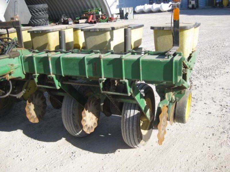 Сеялка John Deere 7000 
